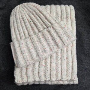 OLD NAVY Women's Chunky Cable Knit Beanie & Scarf